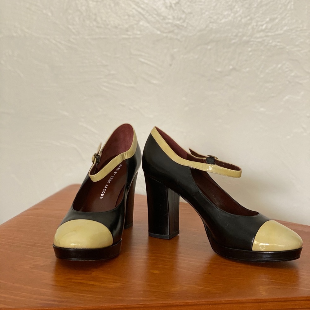 Marc Jacobs Mary Jane heels size 9.5